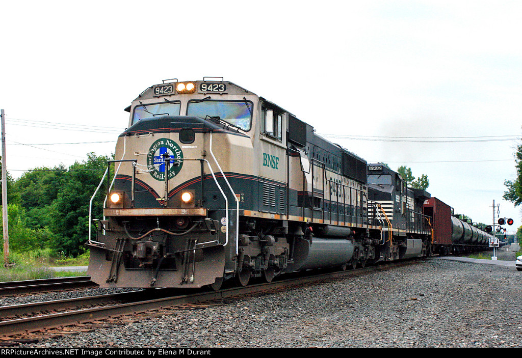 BNSF 9423 on K-010